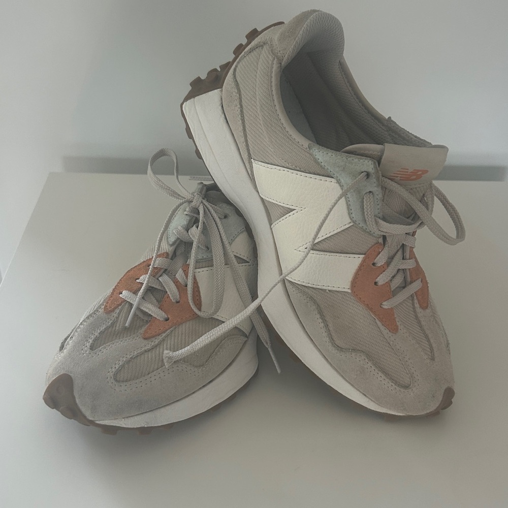 New Balance women’s Grey/ Beige and orange colored Sneakers - size US 9.5